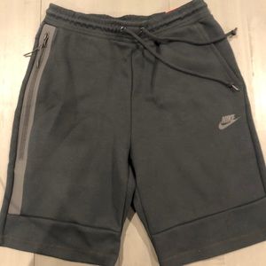 Men's Nike Tech Shorts